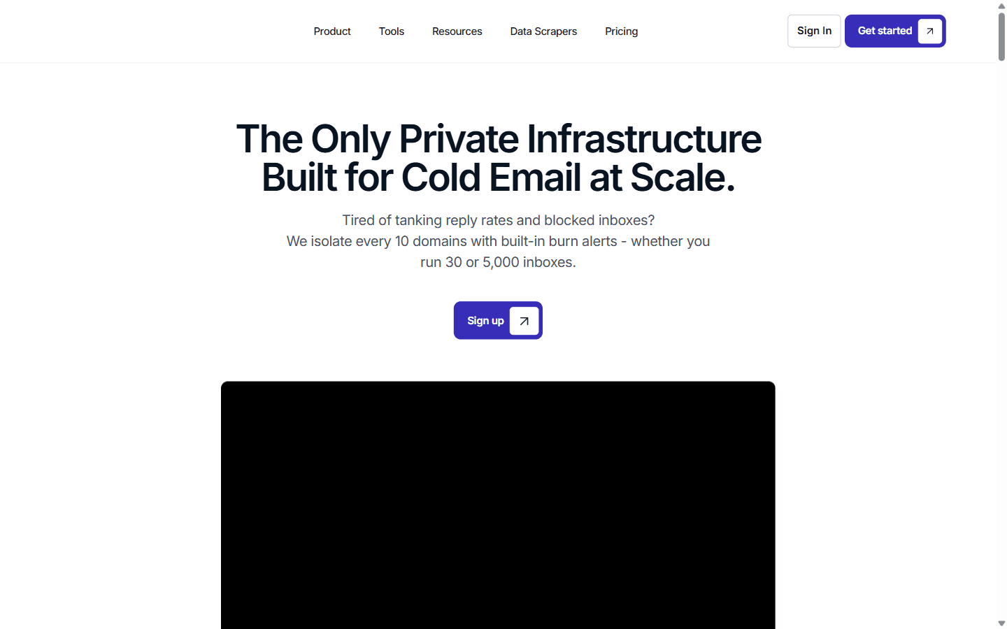 AeroSend homepage advertising private cold email infrastructure with 10-domain isolation pods